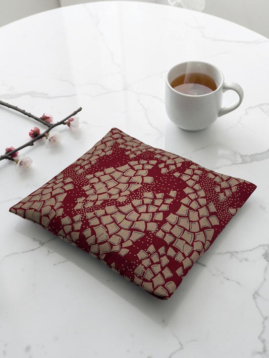 Burgundy geometric scale print 9x9 heating and cooling pad