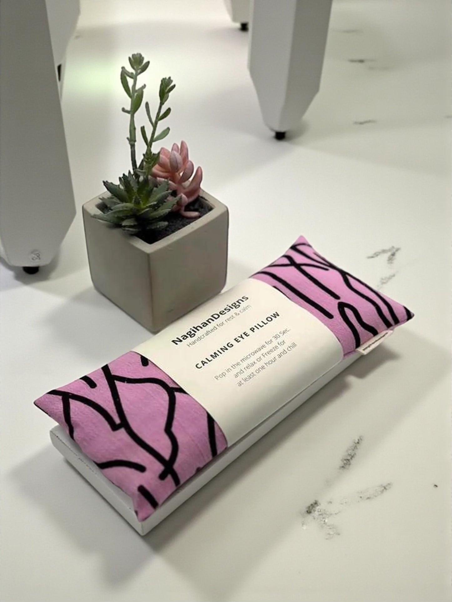 Handmade Flaxseed & Lavender Eye Pillow – Soft Fabric Aromatherapy Mask