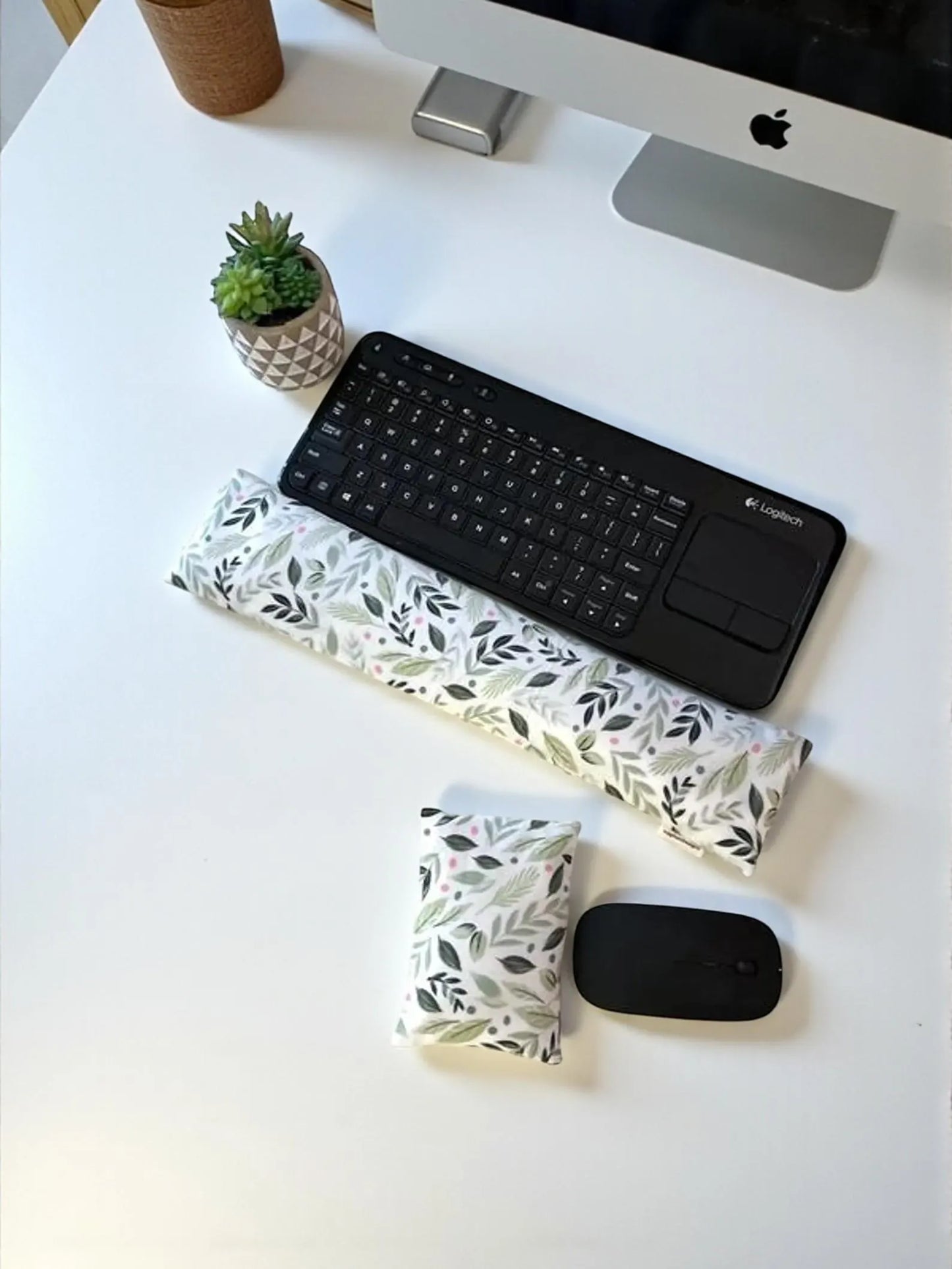Dark Green Leaf Flaxseed Keyboard & Mouse Wrist Rest Set