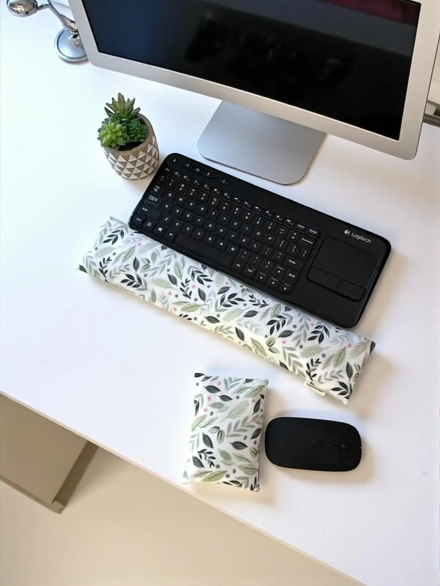 Dark Green Leaf Flaxseed Keyboard & Mouse Wrist Rest Set