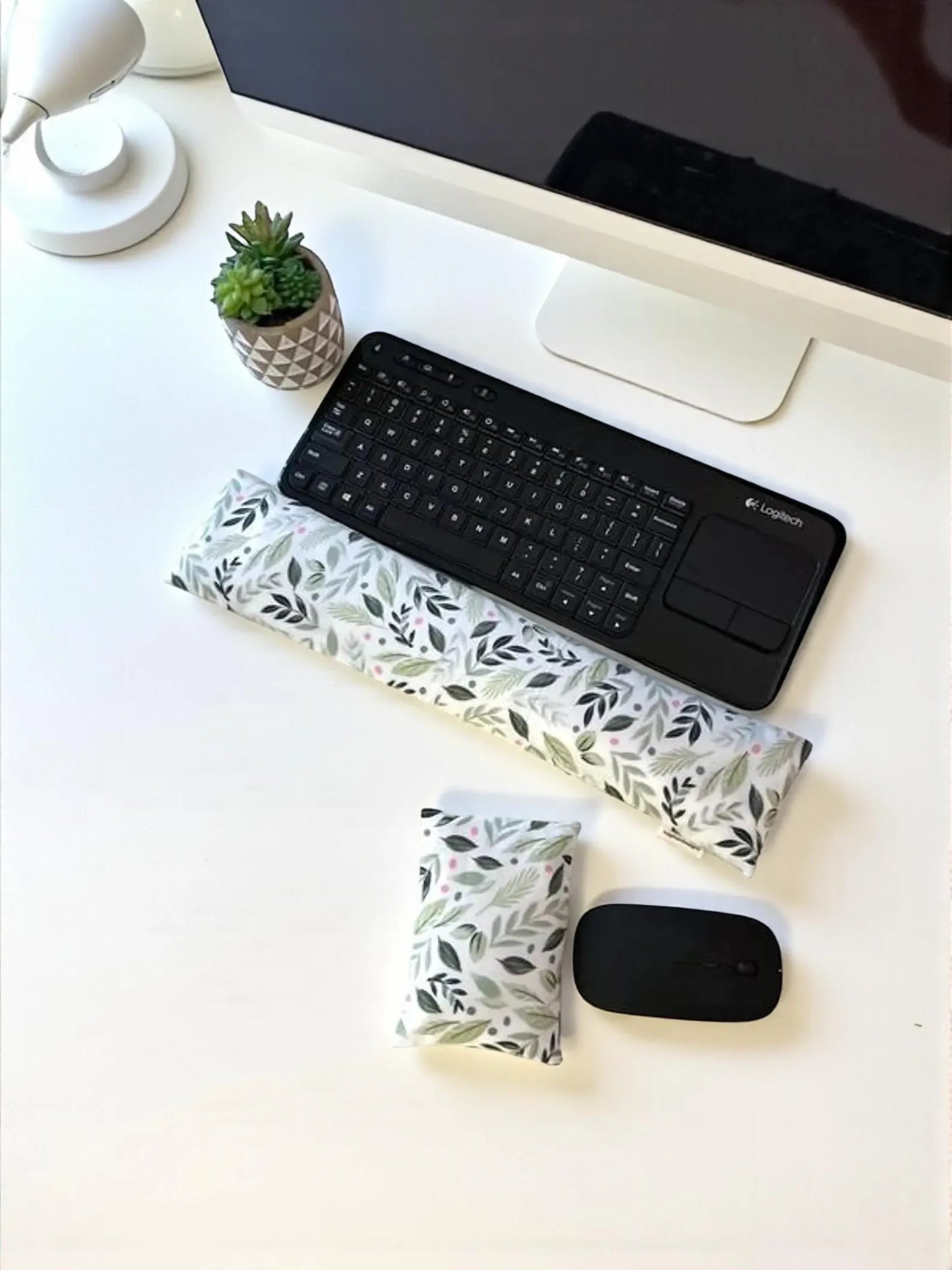 Dark Green Leaf Flaxseed Keyboard & Mouse Wrist Rest Set